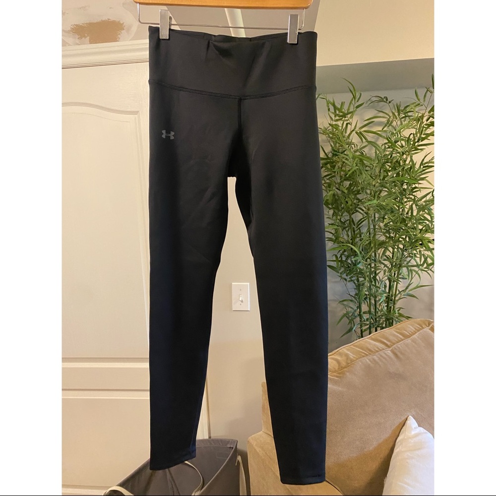 Size a small under armour compression leggings
